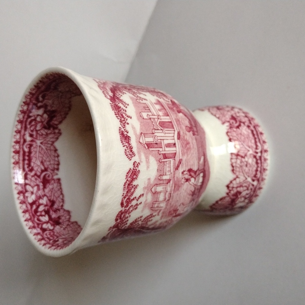 Mason Red and Cream Ceramic Art Egg Cup